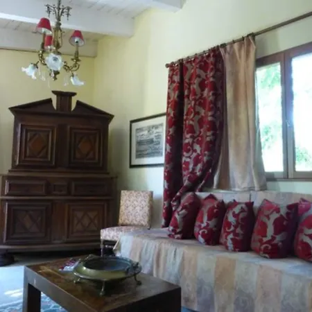 Hotel Mas De La Chapelle