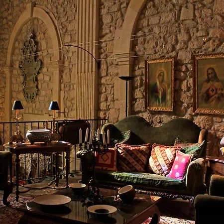 Hotel Mas De La Chapelle 4*